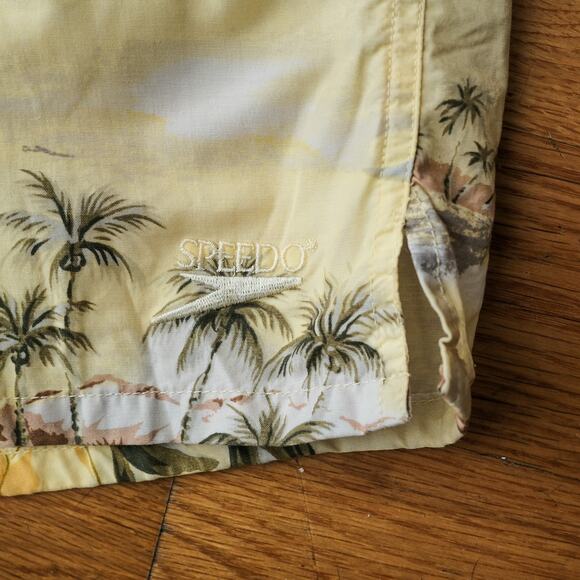 Vintage Speedo Mens Swim‎ Trunks Men's L Yellow Hawaiian Floral Bottoms Swimsuit - Picture 2 of 8